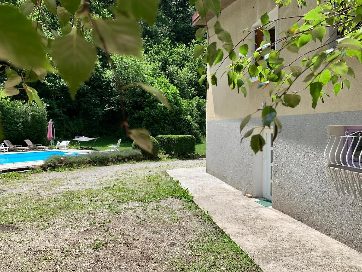 Homestay Le Clapot- Les Iris Apartment Saint-Etienne